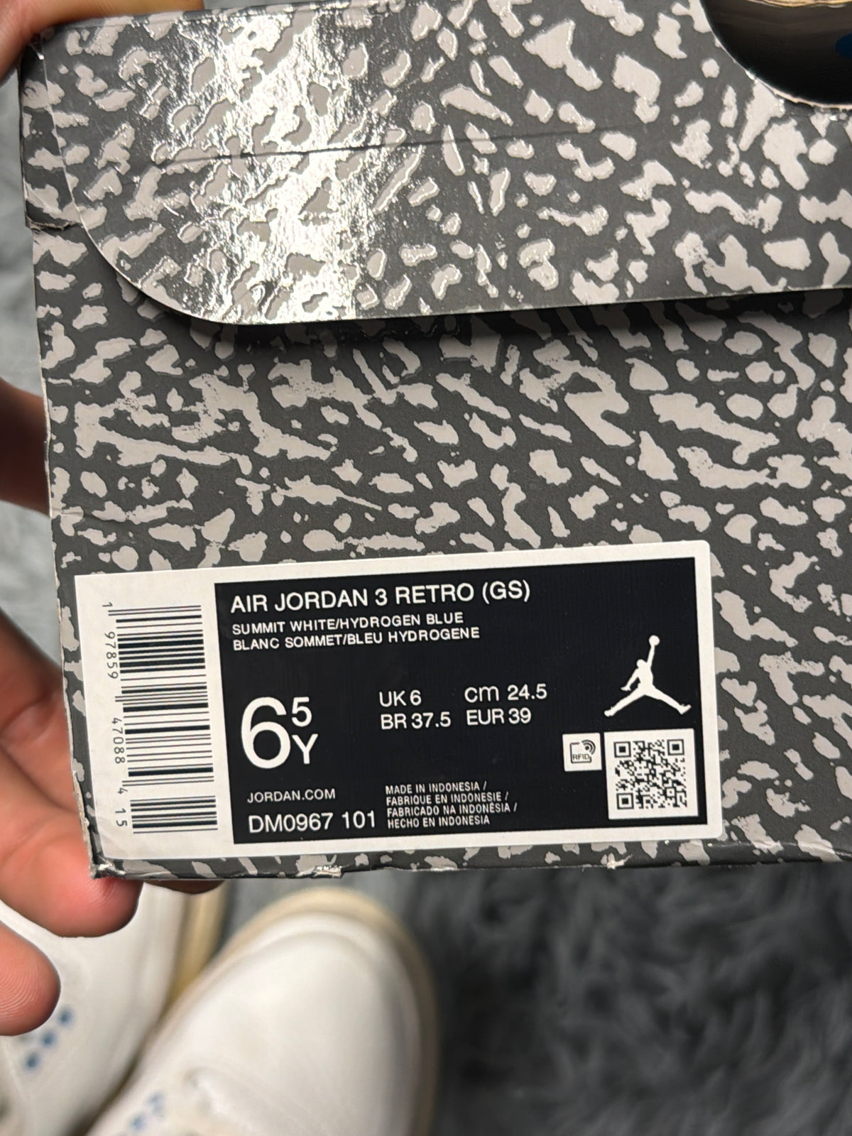 Jordan 3 “summit white” / size 39 / Pre-Loved
