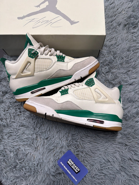 Jordan 4 pine green SB / size 43 / Pre-Loved