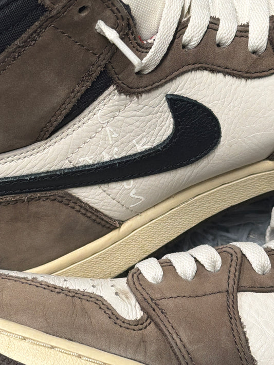 Jordan 1 high x Travis Scott “mocha” / size 43 / Pre-Loved