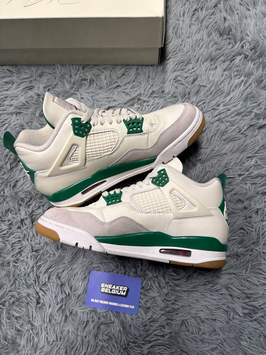 Jordan 4 SB pine green / size 40,5 / Pre-Loves