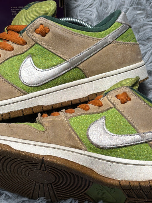 Dunk low SB green/brown / size 45 / Pre-Loved