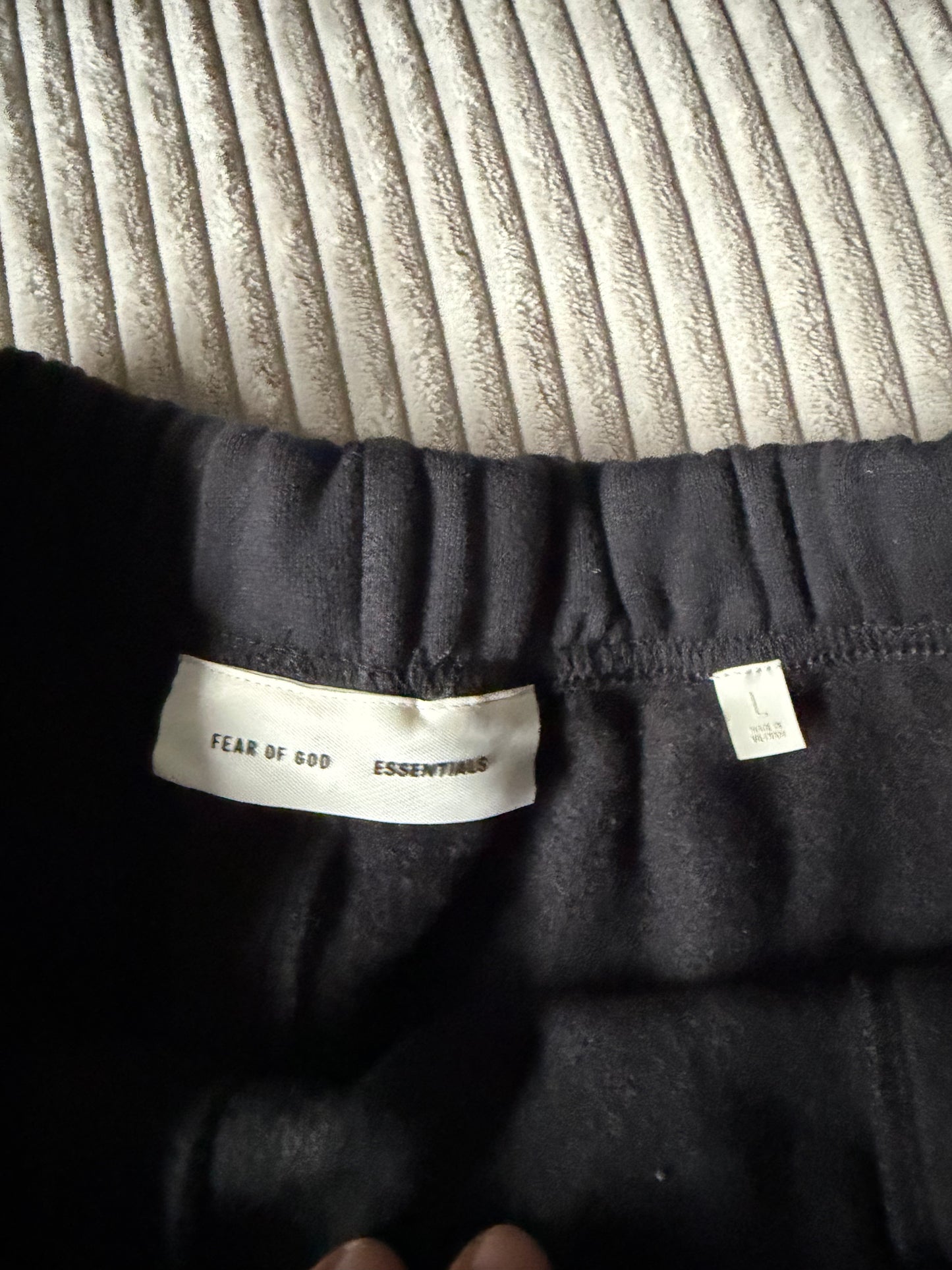 Essentails Fear of God Black Shorts / L