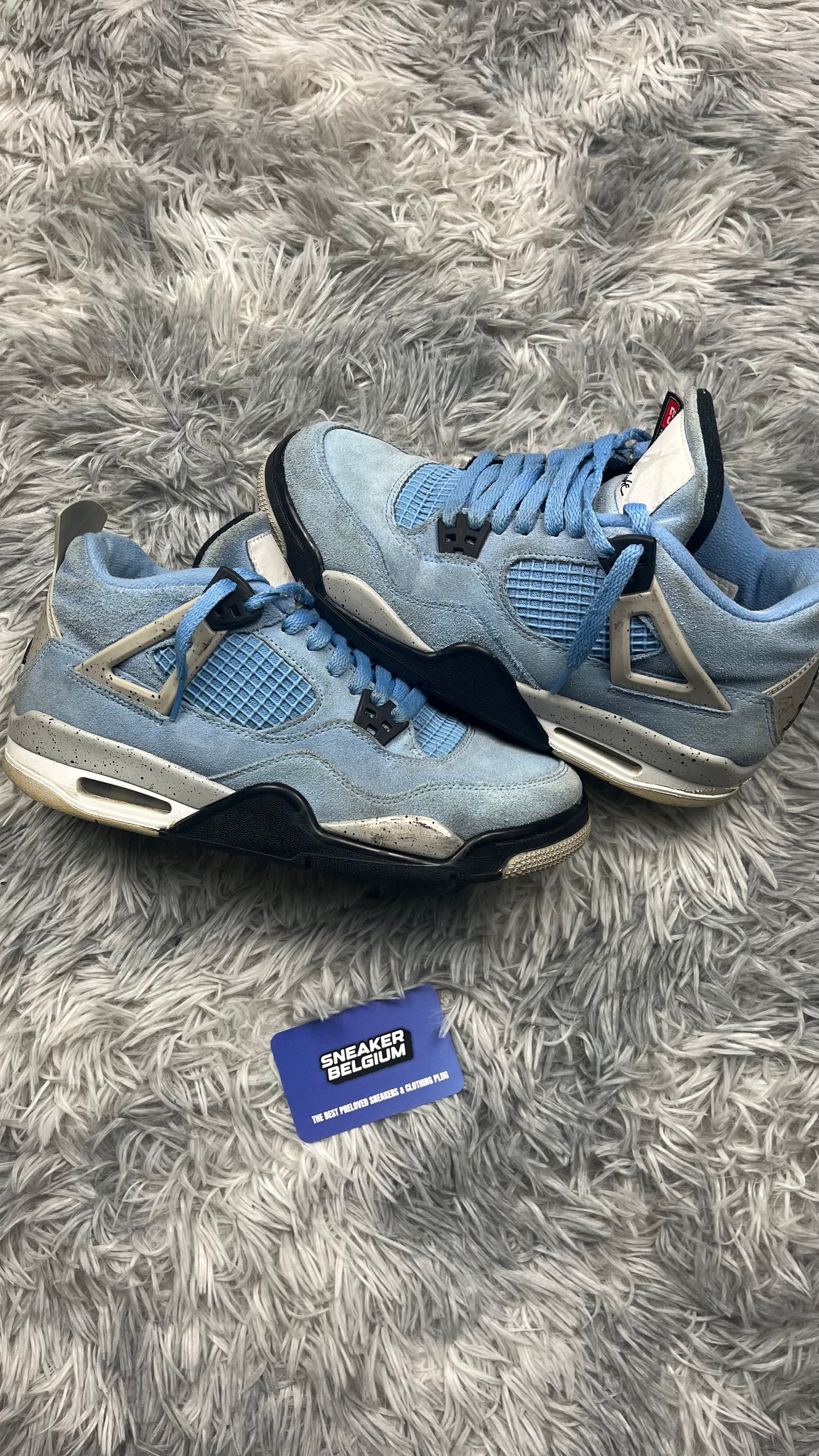 Jordan 4 UNC 40