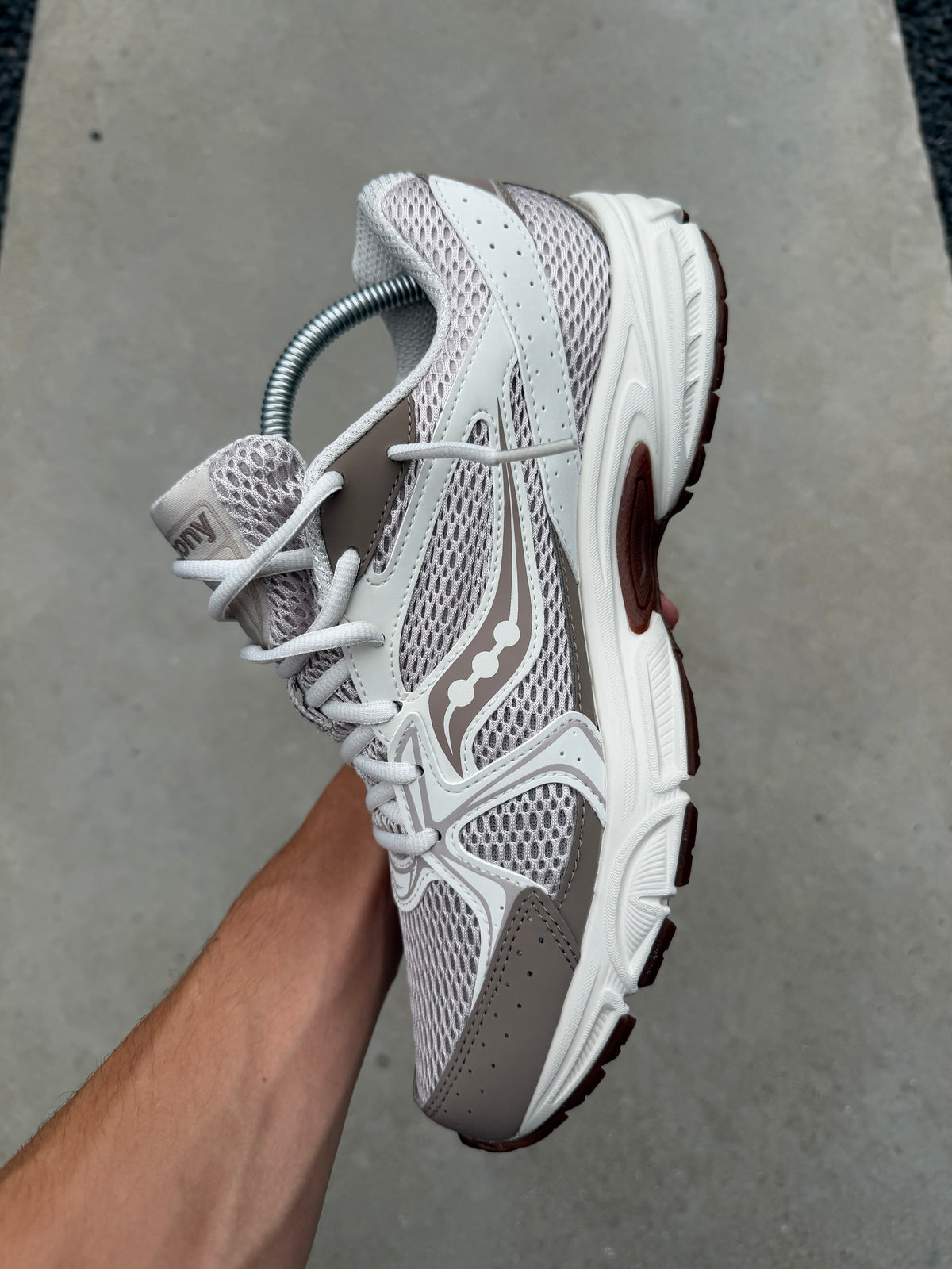 Saucony ride millenium cream / size 43