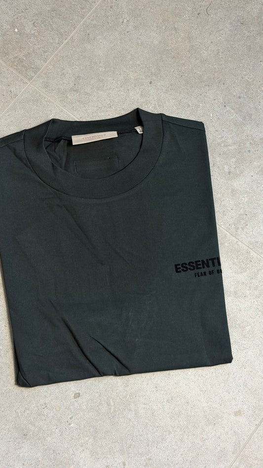 Essentials T-shirt black / all sizes / BRAND NEW / 100% authentic!