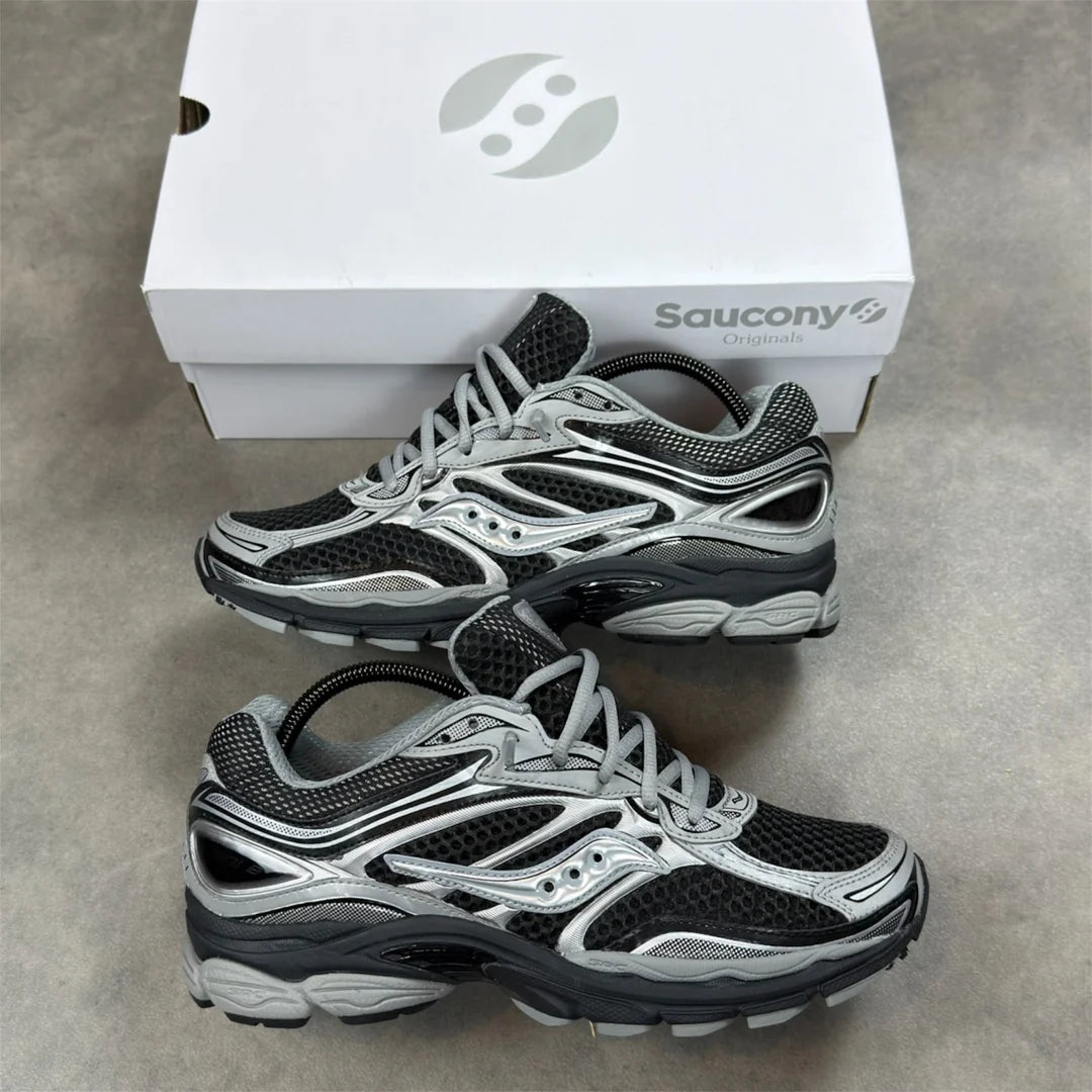 Saucony Progrid Omni 9 Og Black - Unisex Sneakers - Zwart
