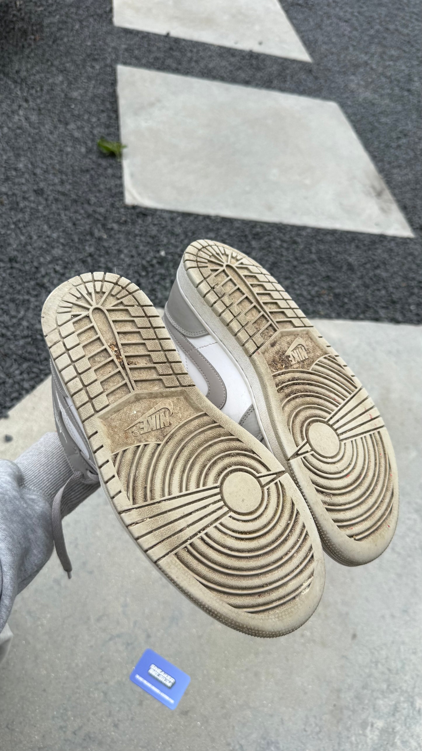 Jordan 1 mid grey | 42