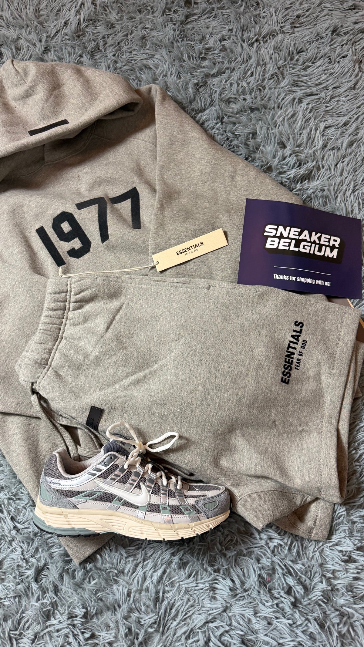 Essentials 1977 hoodie grey