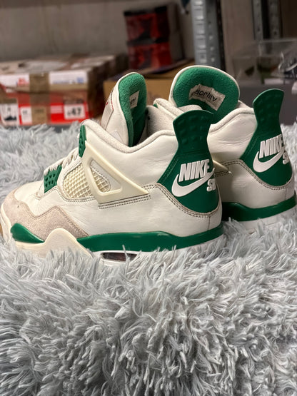 Jordan 4 SB “pine green” / size 41 / Pre-loved