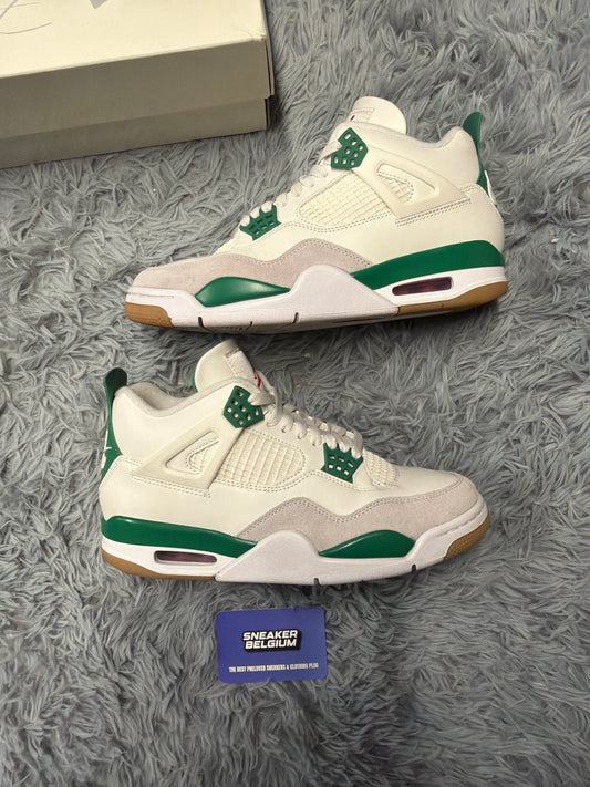 Jordan 4 SB pine green / size 40,5 / Pre-Loves