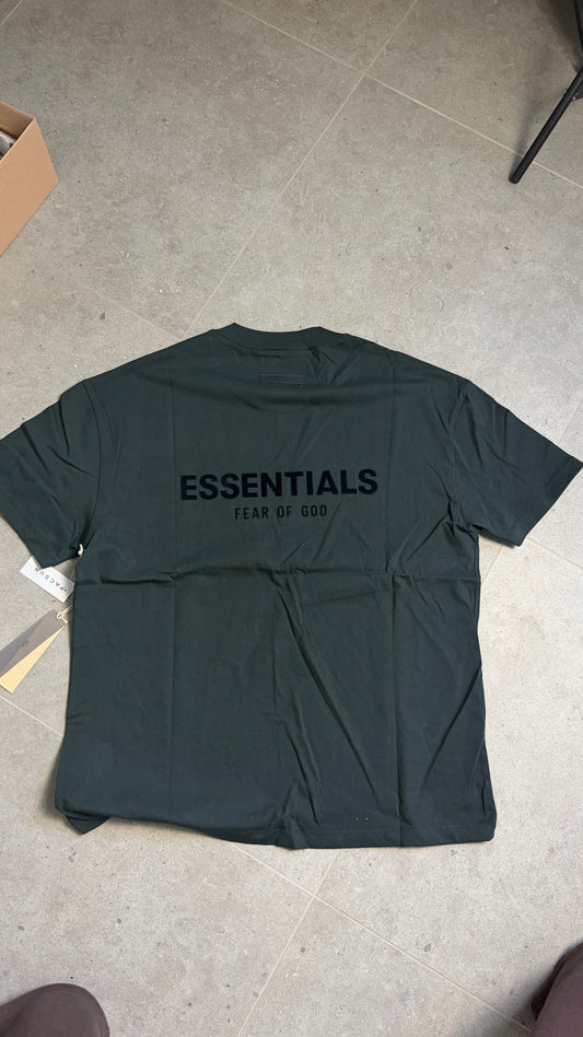 Essentials T-shirt black / all sizes / BRAND NEW / 100% authentic!