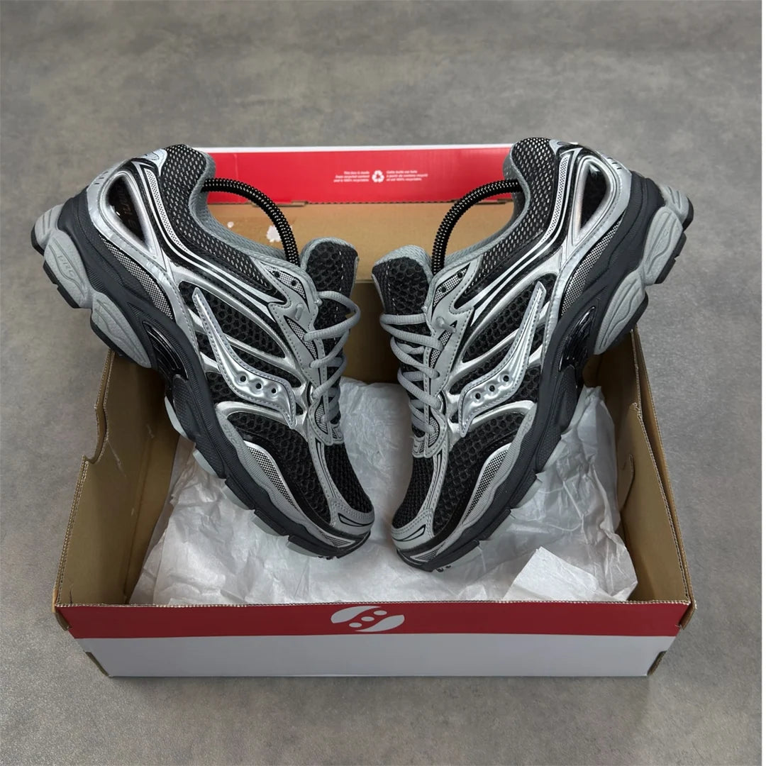 Saucony Progrid Omni 9 Og Black - Unisex Sneakers - Zwart