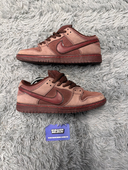 Dunk low SB city of love / size 44 / Pre-Loved