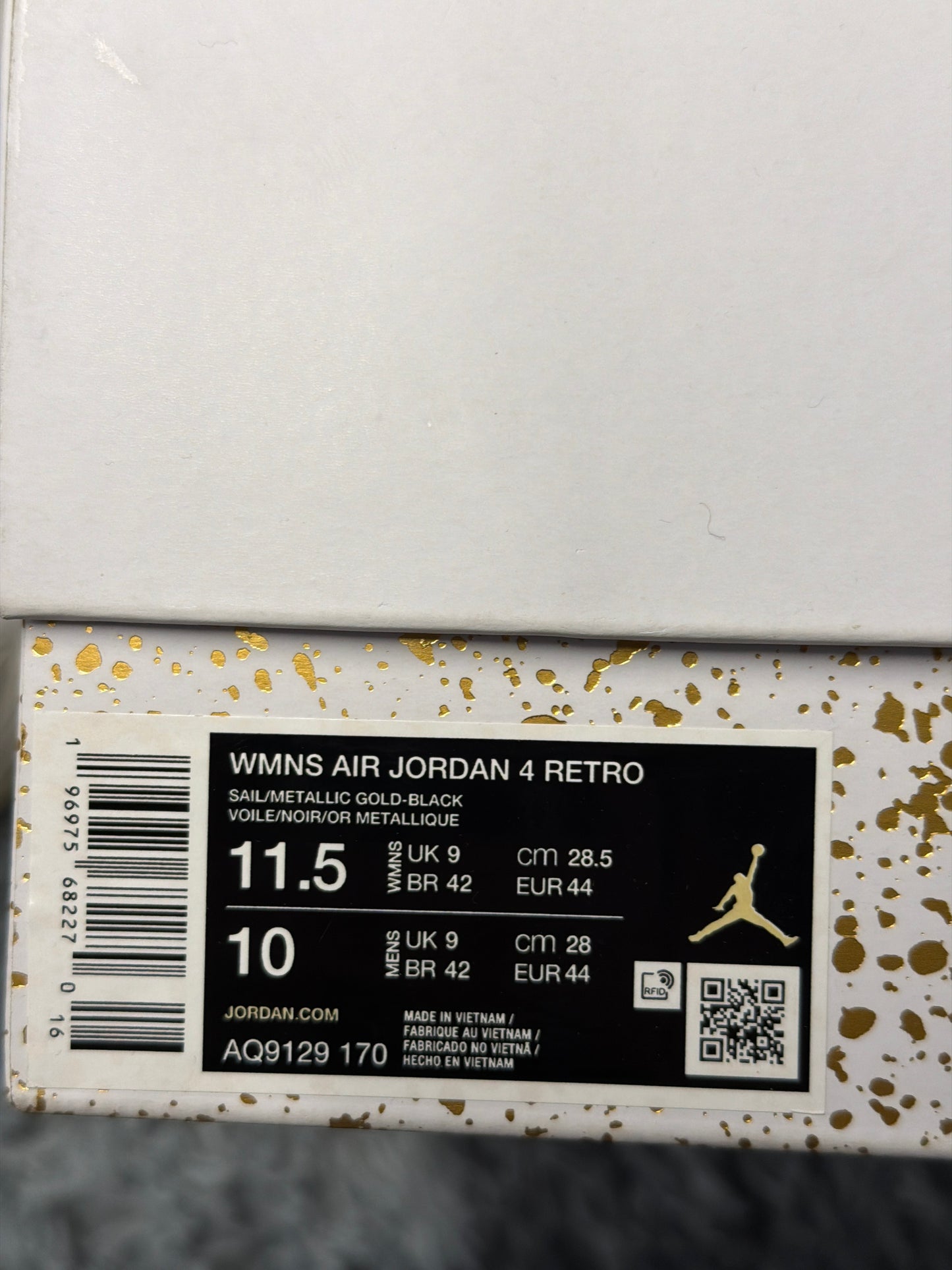 Jordan 4 metallic gold / size 44 / pre-loved