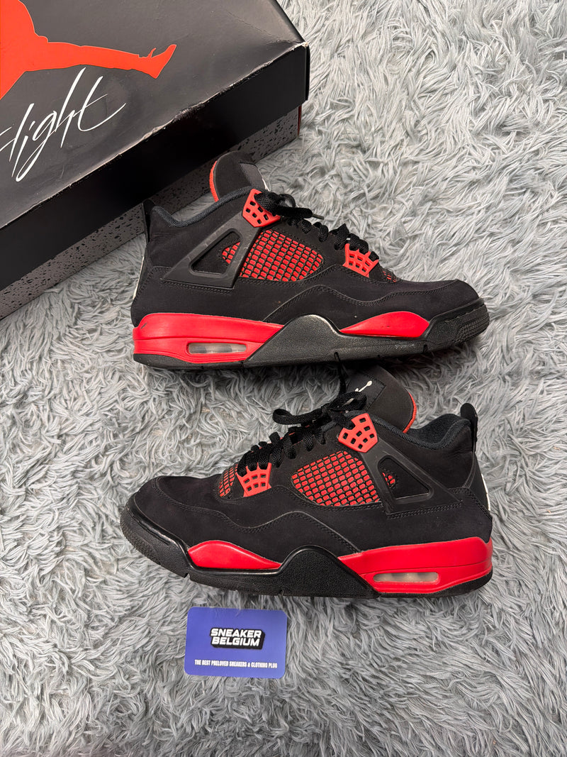 Jordan 4 red thunder / size 43 / Pre-Loved