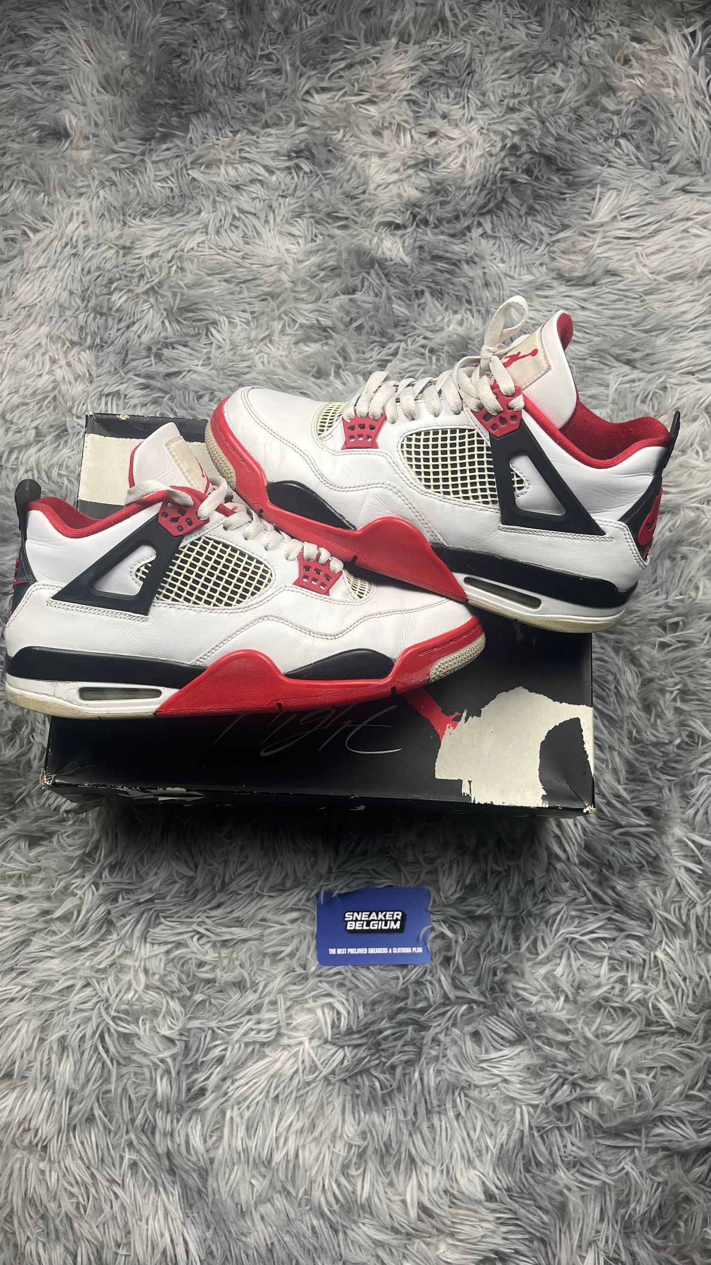 Jordan 4 fire red 44