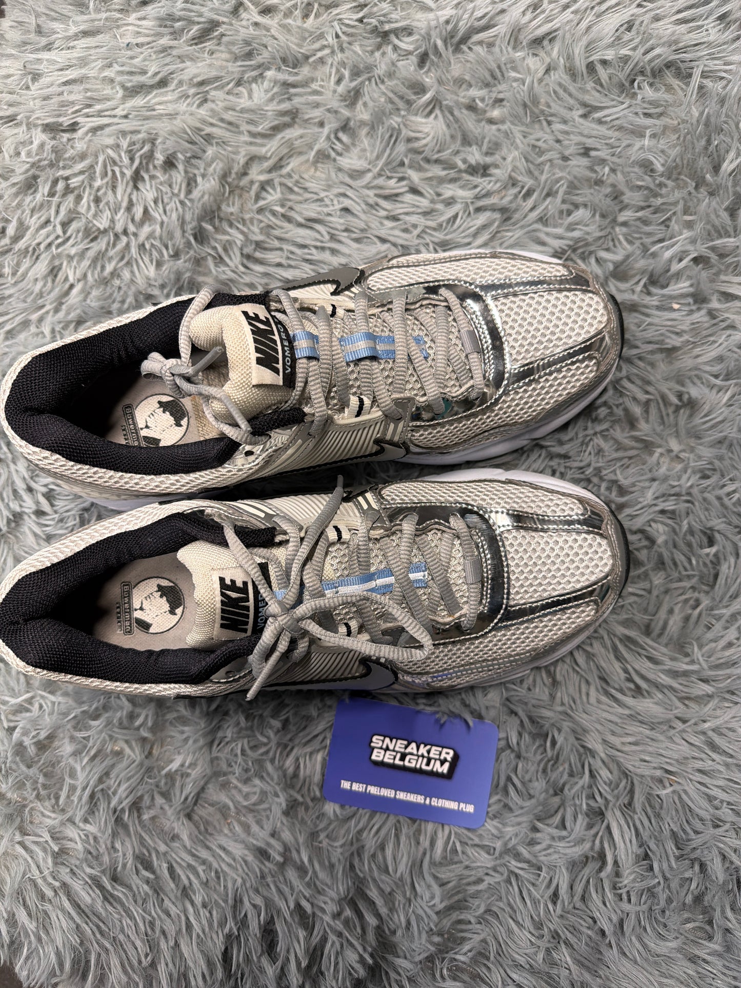 Nike vomero 5 silver/blue / size 43 / Pre-Loved