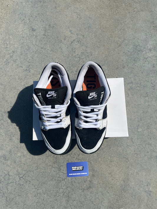 Dunk low SB tight booth | 44