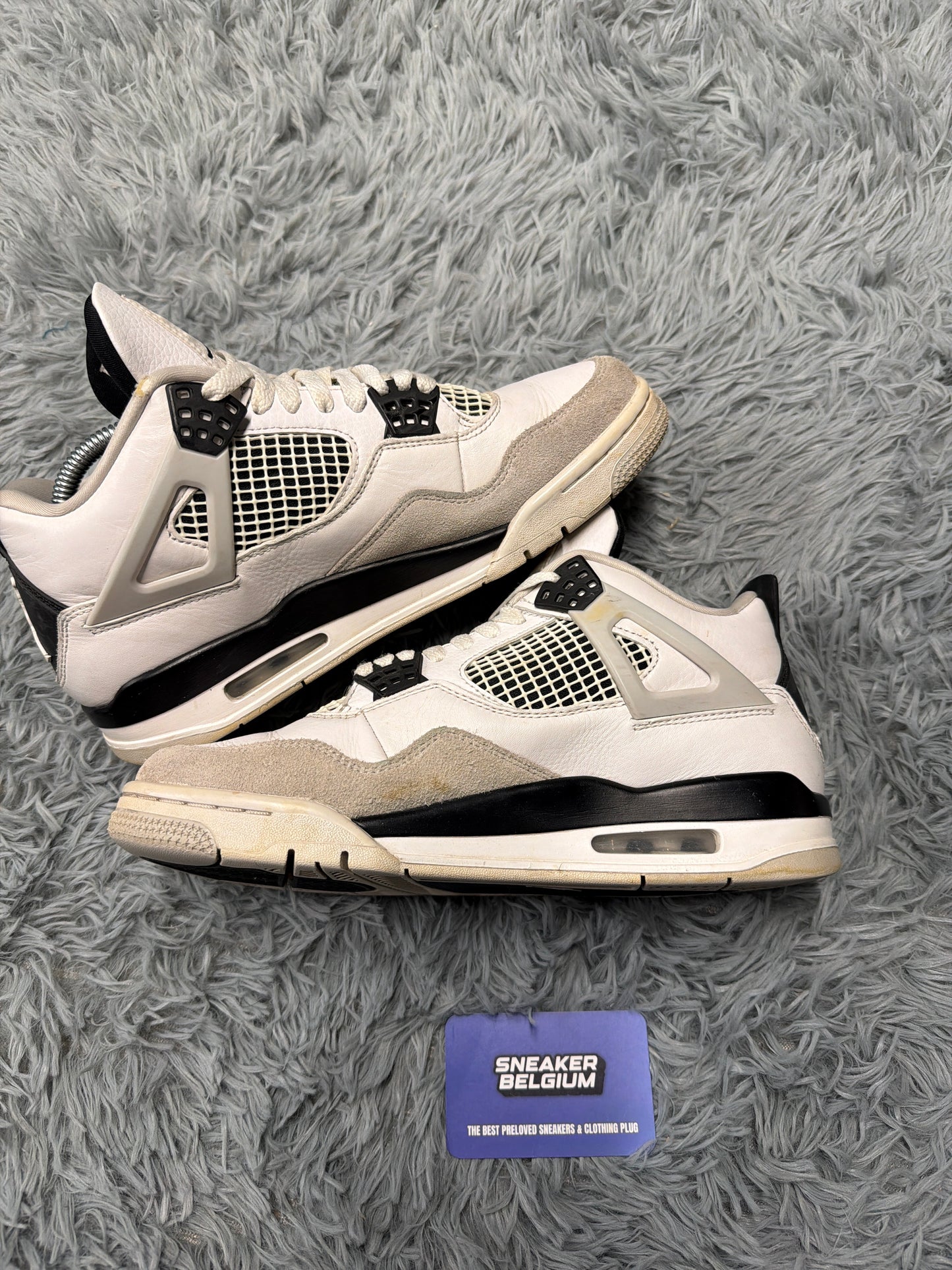 Jordan 4 Military Black / size 41 / Pre-Loved