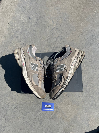 New balance 2002r grey / brown | 44