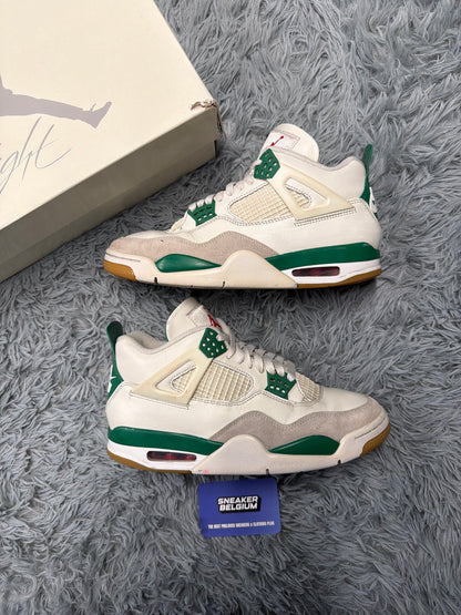 Jordan 4 SB “pine green” / size 41 / Pre-loved