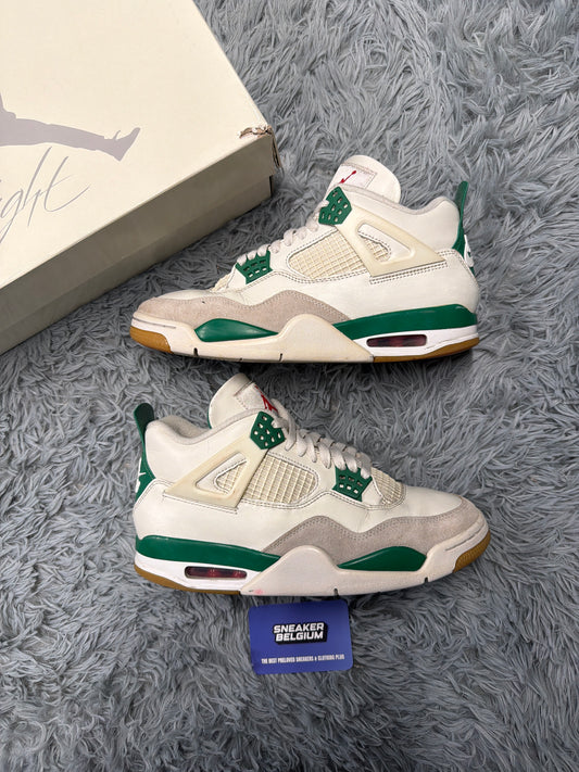 Jordan 4 SB “pine green” / size 41 / Pre-loved