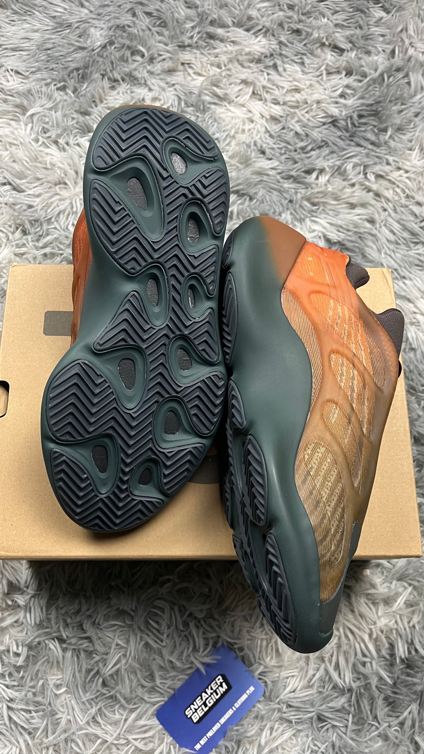 Yeezy 700 copper | 42,5