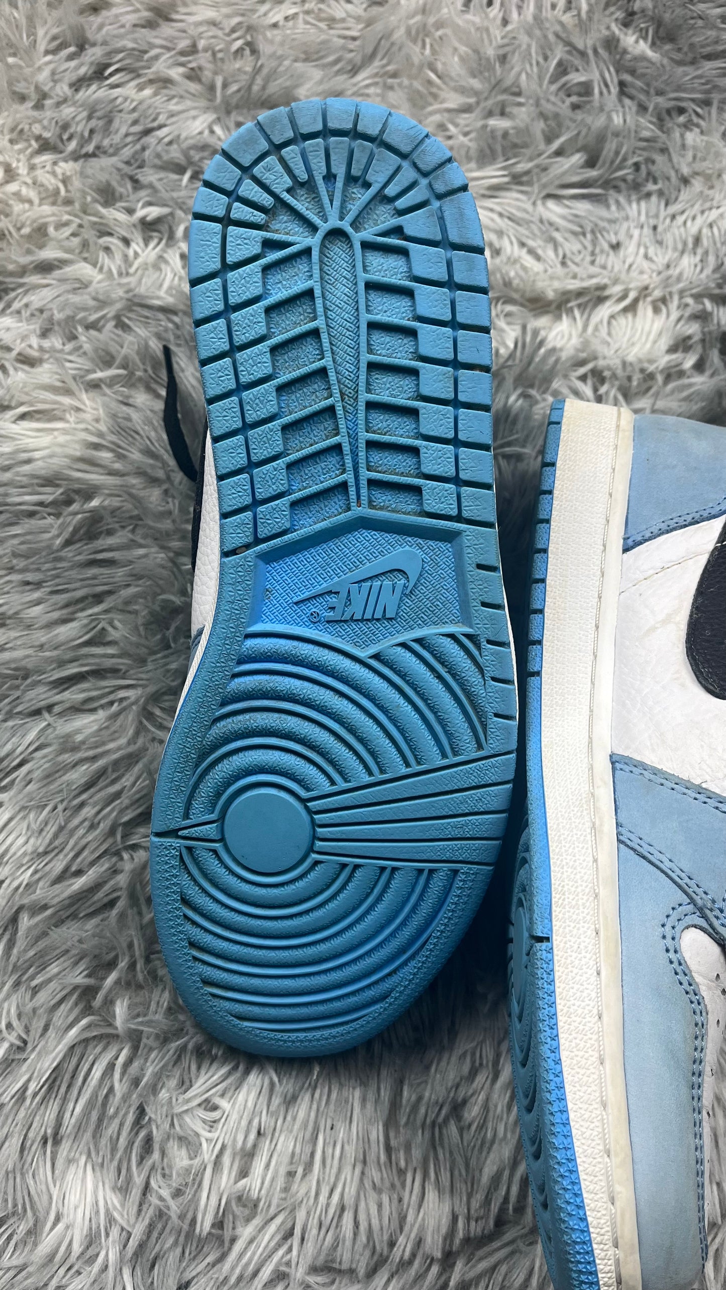 Jordan 1 high UNC 43