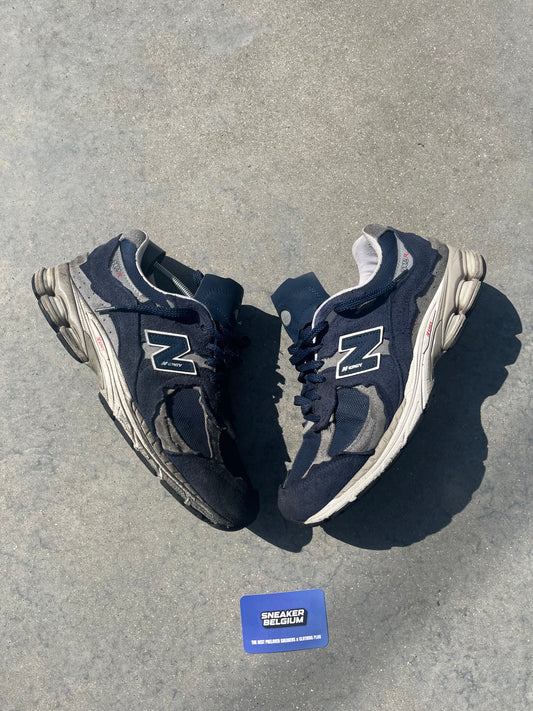 New balance 2002r navy | 45