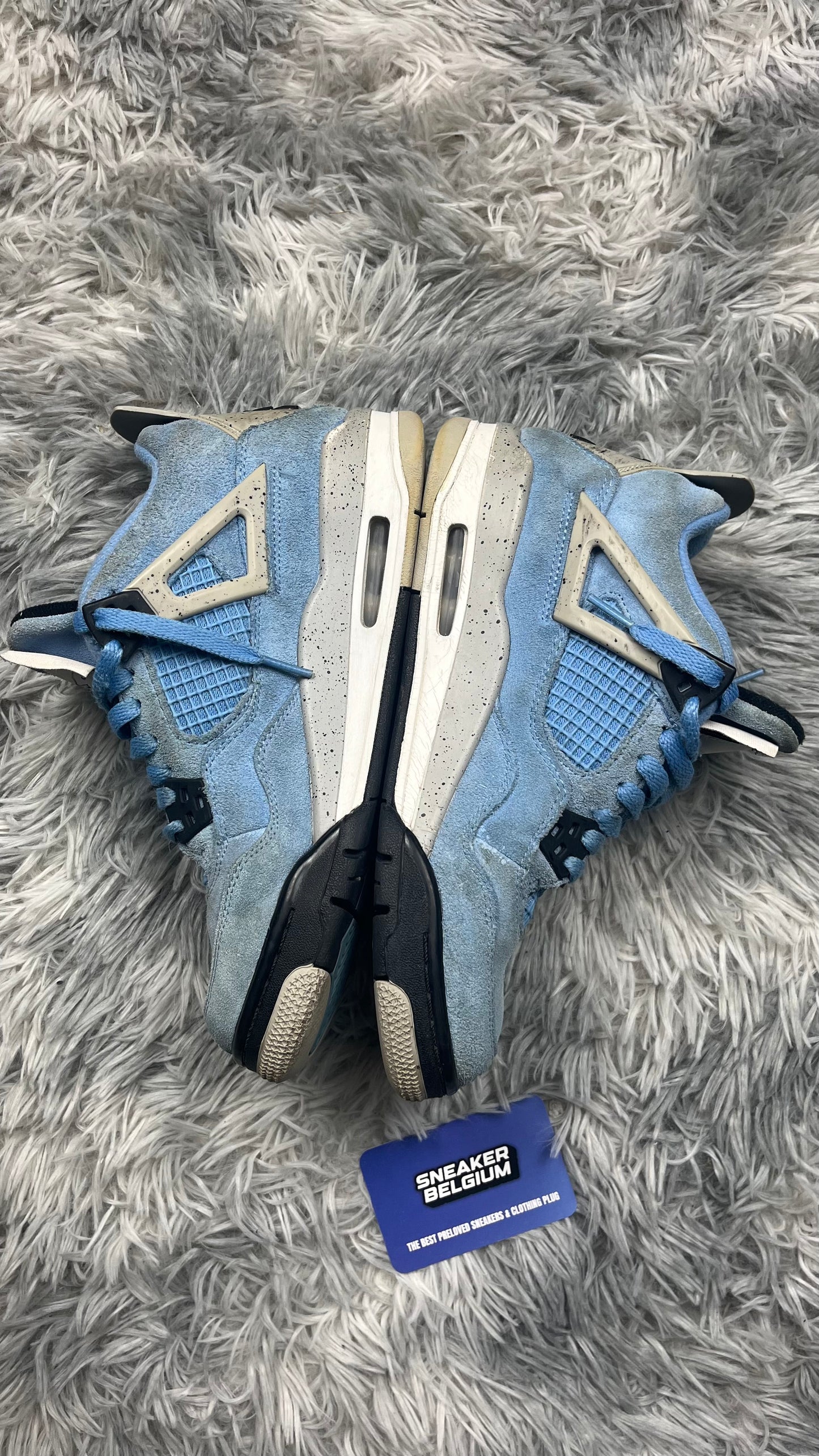 Jordan 4 UNC 40