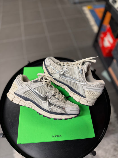 Nike vomero 5 / 38