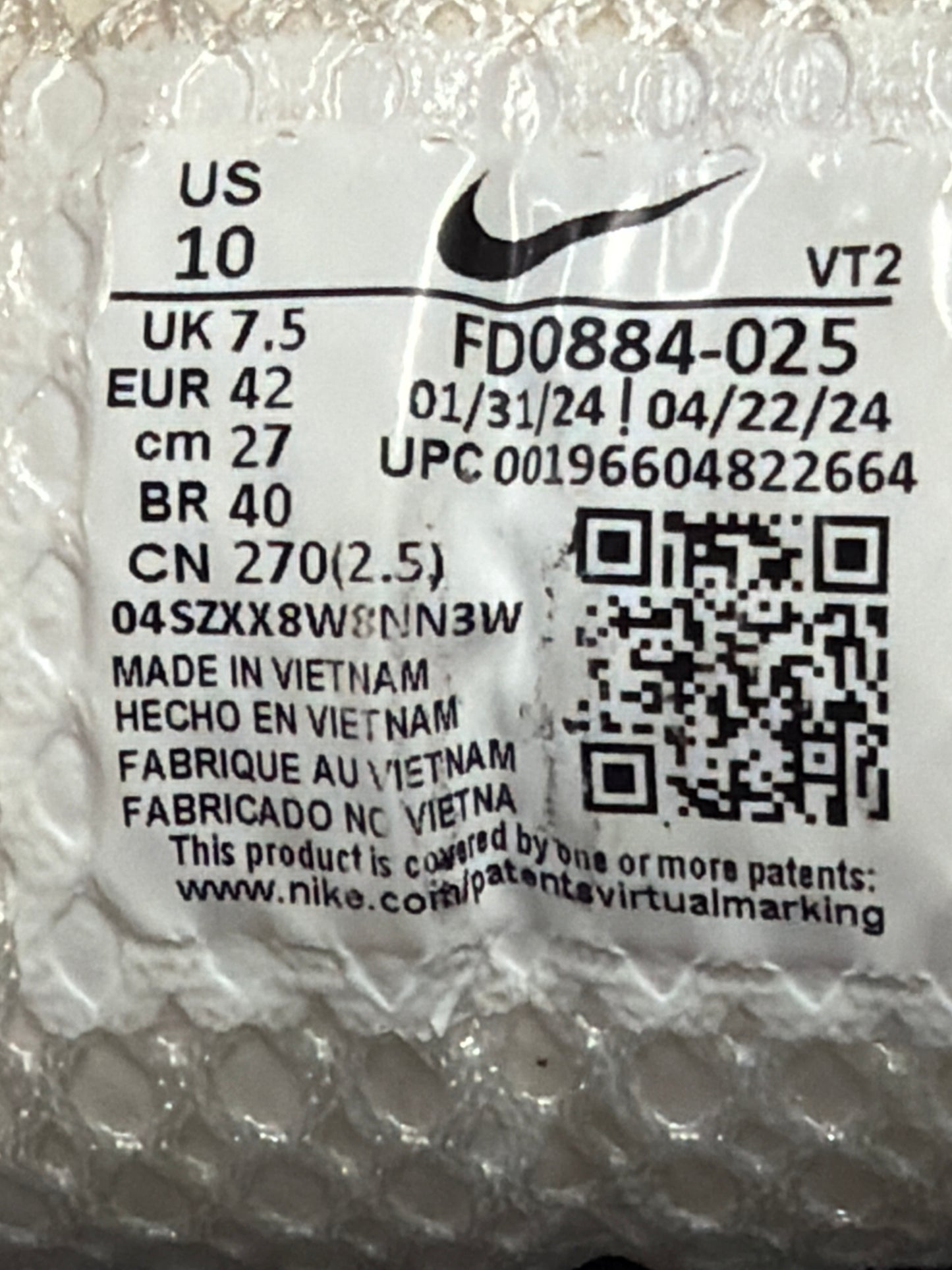 Nike Vomero 5 silver / size 42 / pre-loved