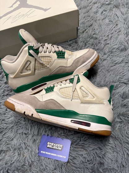 Jordan 4 SB “pine green” / size 41 / Pre-Loved