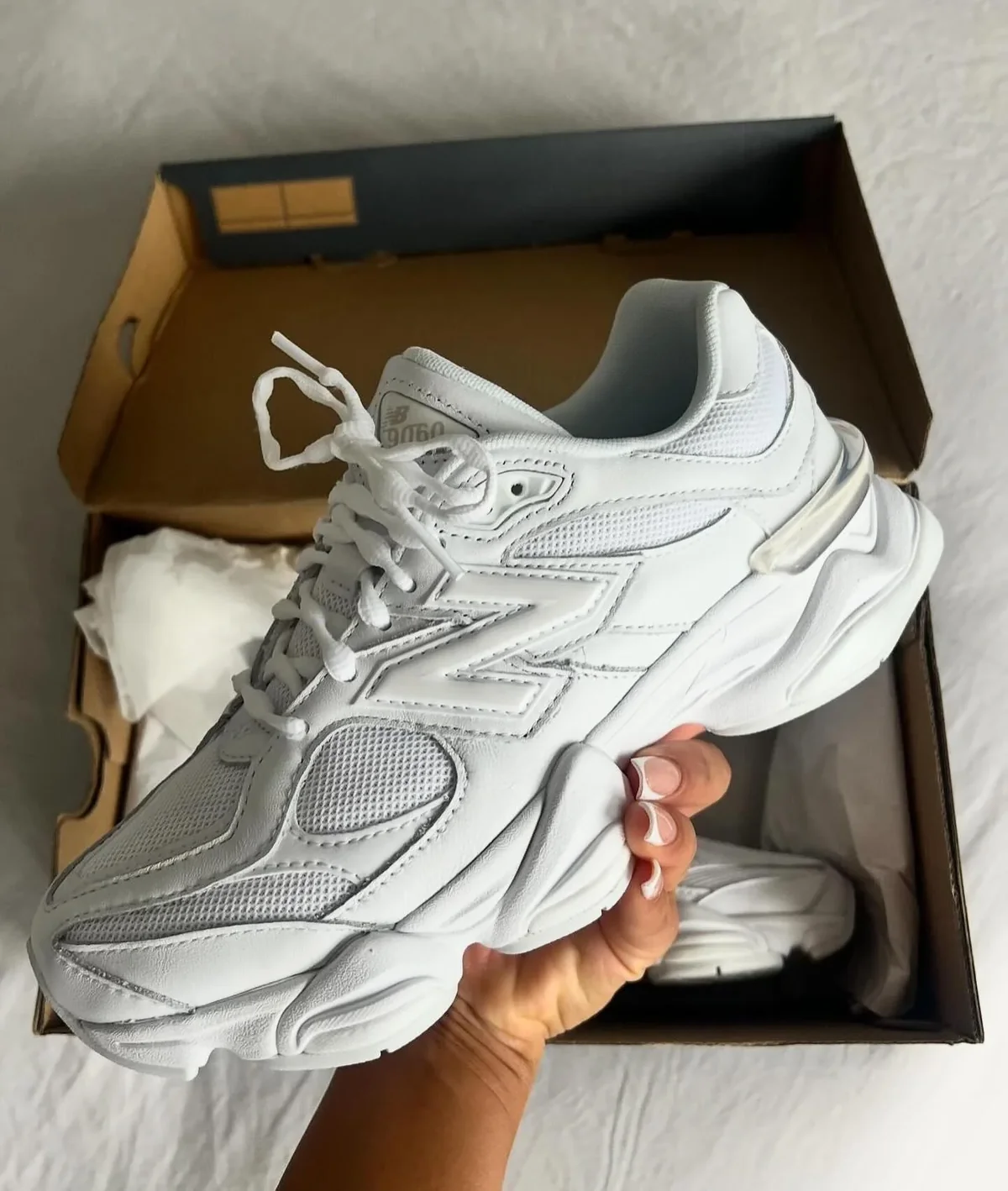 New Balance 9060 Triple White detail