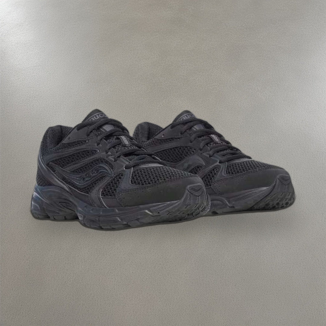 Saucony Runner Triple Black pair