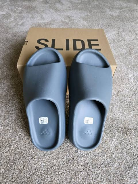 Adidas Yeezy Slide Slate Marine pair view